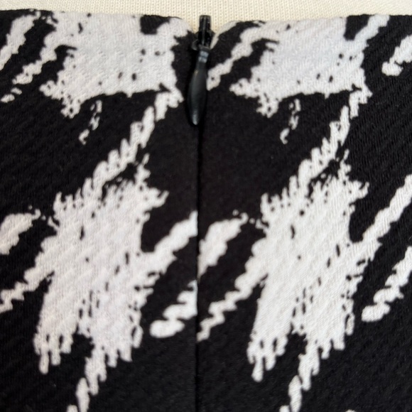 Houndstooth Dress - Picture 5 of 6